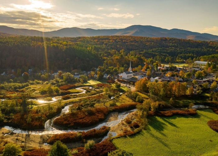 VT_Pondview Cohost Main Image