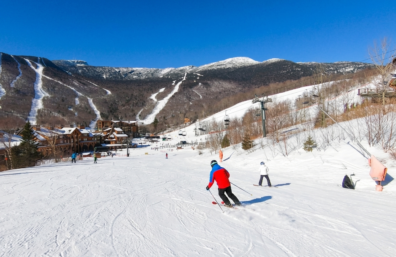 Skiing and snowboarding on Mt. Mansfield at Stowe Mountain Resort