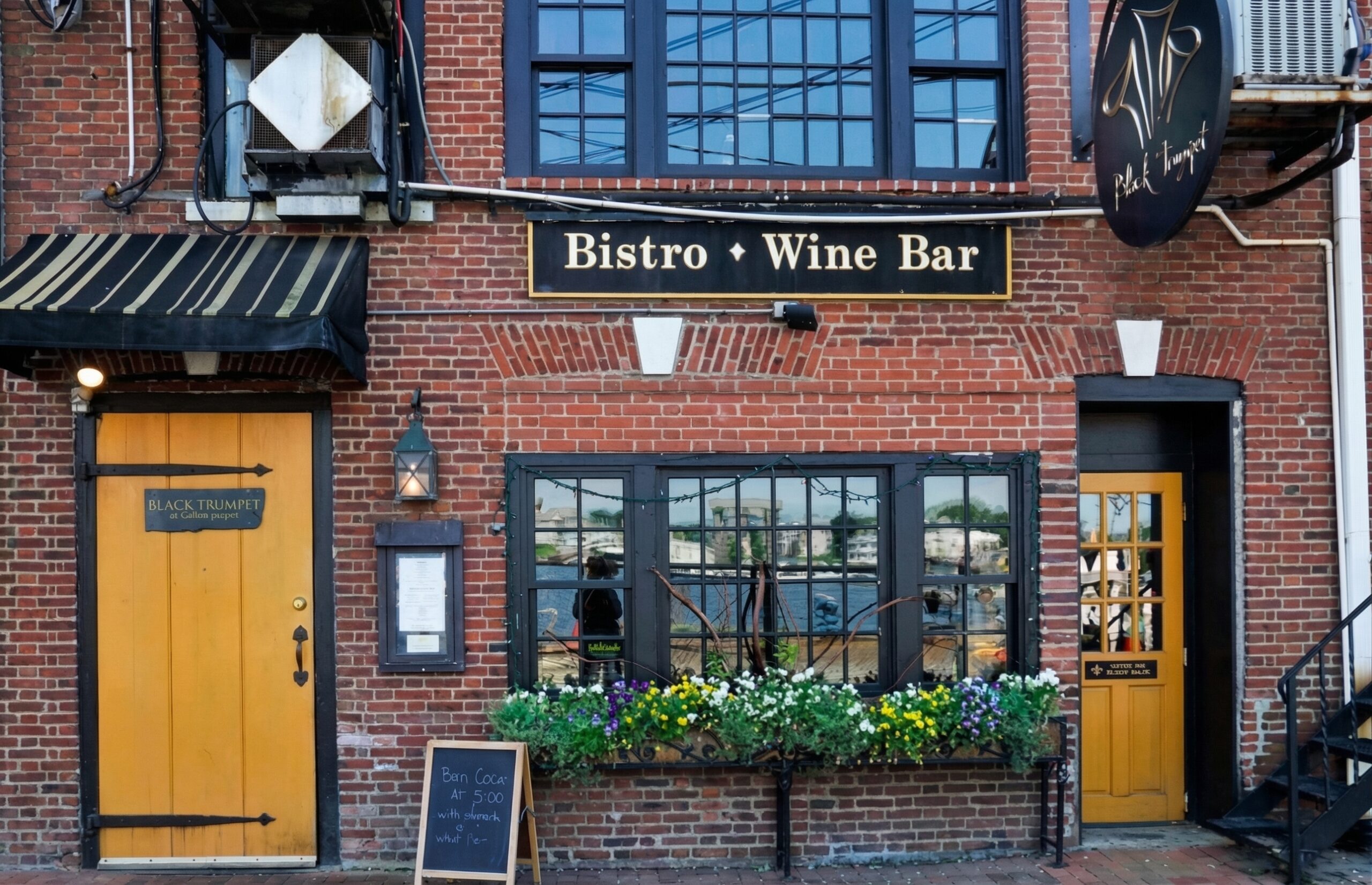 Portsmouth New Hampshire food scene with local dining